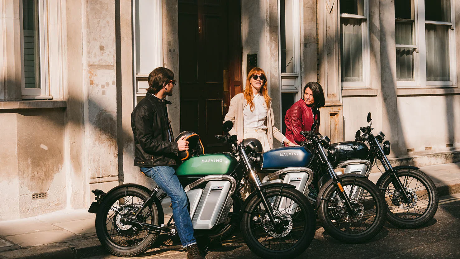 RM1_Green_Blue_Tim_Jess_Landscape_2048x2048_215b3e69-68a7-426c-b9d4-d2eff7643d61